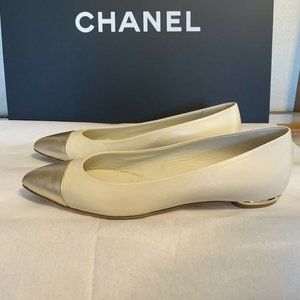 Chanel 14A CC Leather Light Beige Gold Toe Flats Shoes Size 39 US 9 - $795